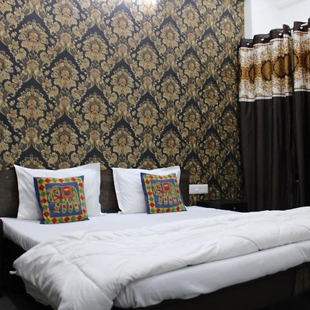 Hill Paradise Home Stay Udaipur Esterno foto