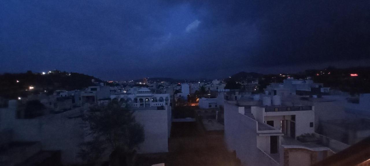 Hill Paradise Home Stay Udaipur Esterno foto
