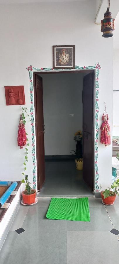 Hill Paradise Home Stay Udaipur Esterno foto
